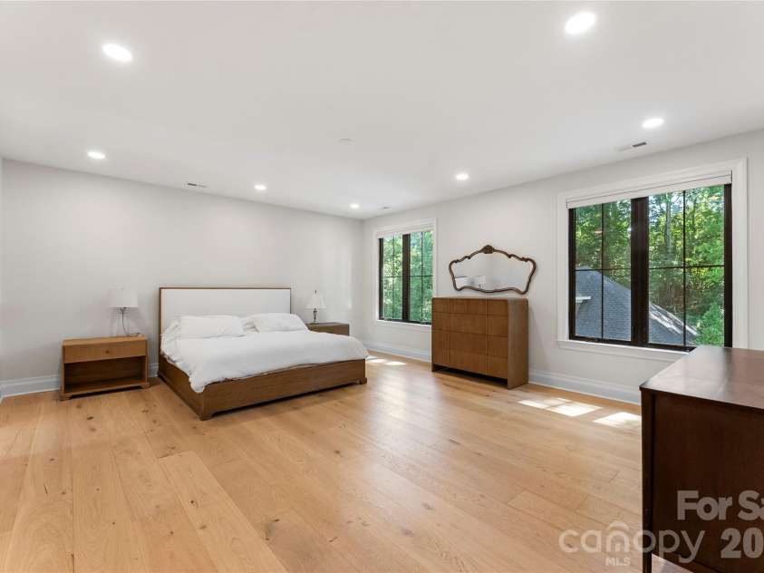 1550 Coventry Road, Charlotte, NC 28211.  MLS# CAR4406739, YatesRealty ID 31753. 