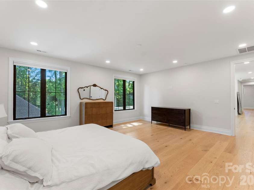 1550 Coventry Road, Charlotte, NC 28211.  MLS# CAR4406739, YatesRealty ID 31753. 