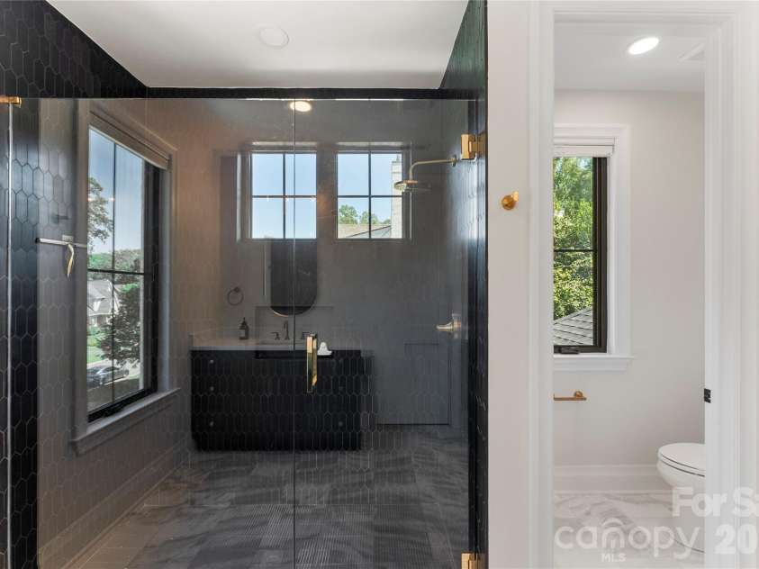 1550 Coventry Road, Charlotte, NC 28211.  MLS# CAR4406739, YatesRealty ID 31753. 