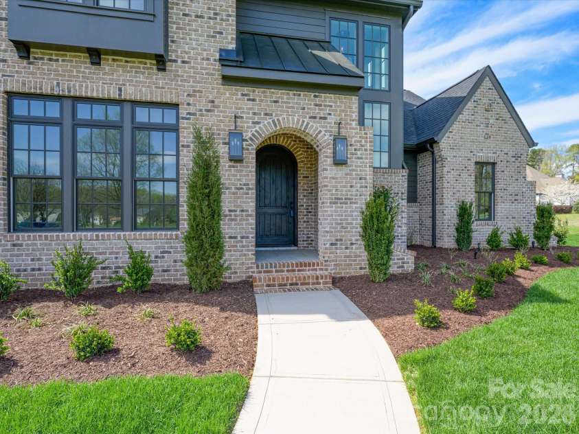 5830 Long Stirrup Lane, Mint Hill, NC 28227.  MLS# CAR4312768, YatesRealty ID 31754. 