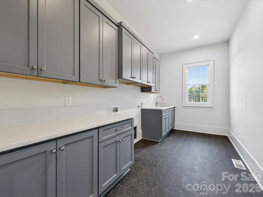 5830 Long Stirrup Lane, Mint Hill, NC 28227.  MLS# CAR4312768, YatesRealty ID 31754. 