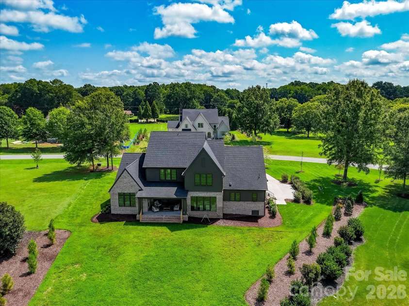 5830 Long Stirrup Lane, Mint Hill, NC 28227.  MLS# CAR4312768, YatesRealty ID 31754. 