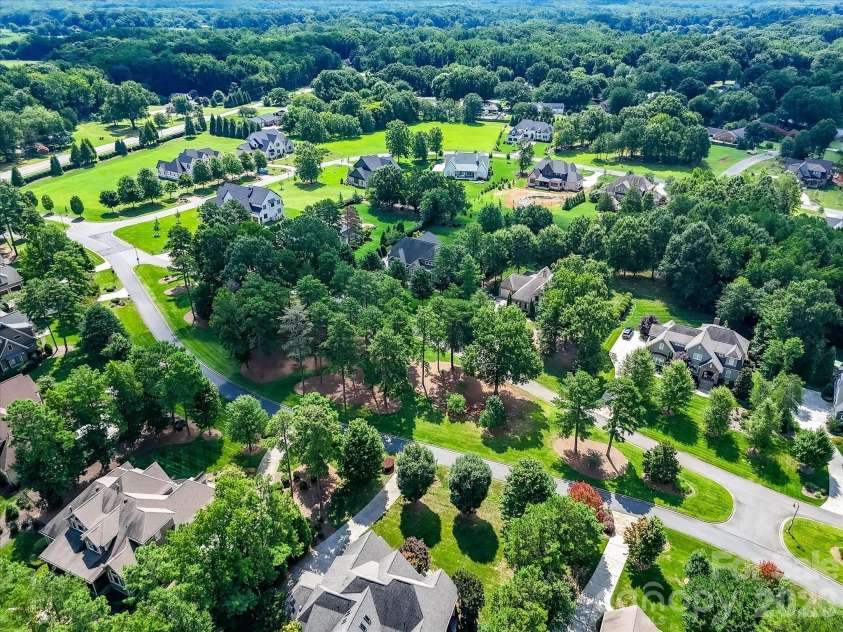 5830 Long Stirrup Lane, Mint Hill, NC 28227.  MLS# CAR4312768, YatesRealty ID 31754. 