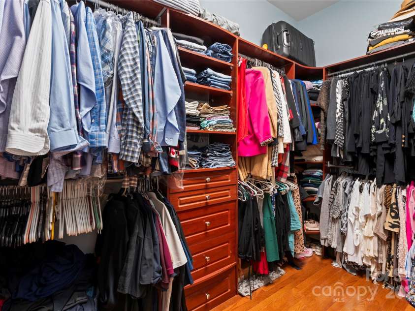 878 Promenade Walk, Fort Mill, SC 29708.  MLS# CAR4281286, YatesRealty ID 31755. Built-in primary closet