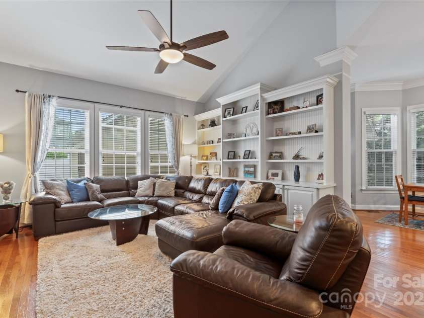 878 Promenade Walk, Fort Mill, SC 29708.  MLS# CAR4281286, YatesRealty ID 31755. Built-ins adorn your family room