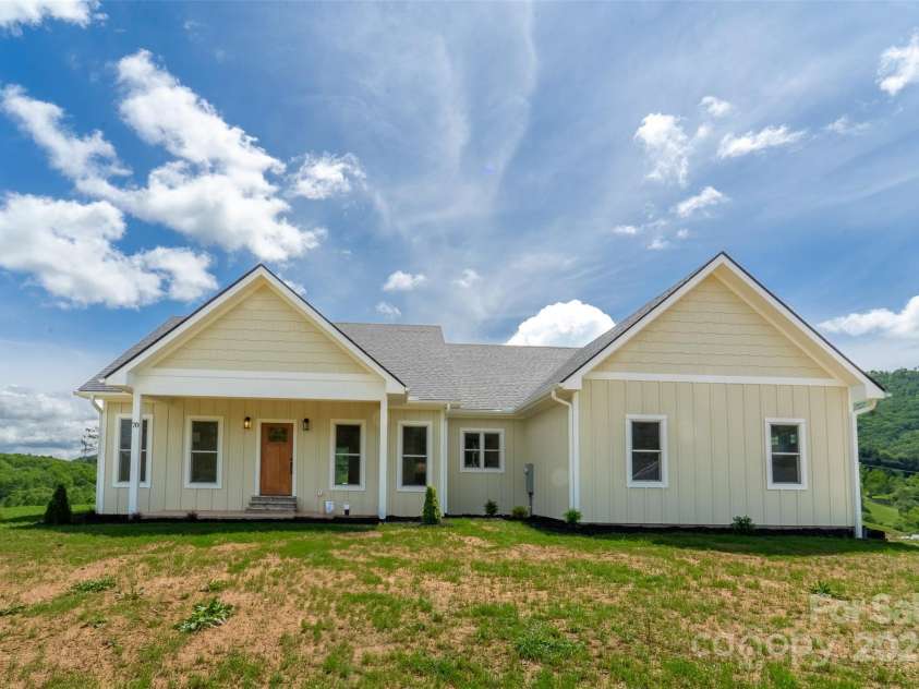 70 Knox Best Street, Clyde, NC 28721.  MLS# CAR4259542, YatesRealty ID 31756. 