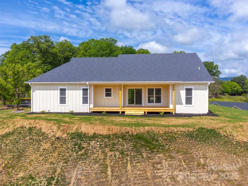 70 Knox Best Street, Clyde, NC 28721.  MLS# CAR4259542, YatesRealty ID 31756. 