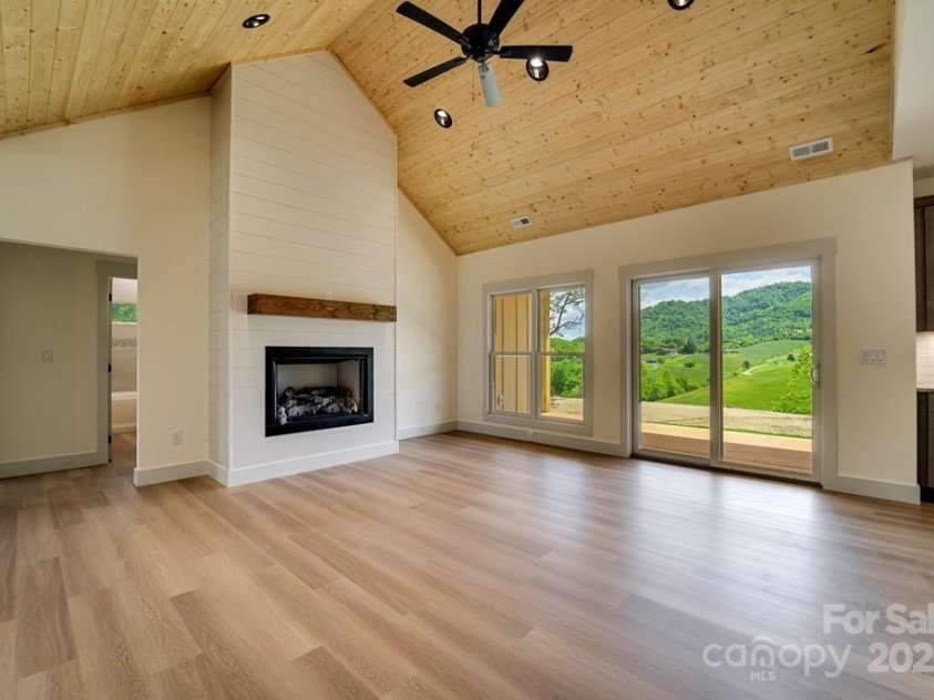 70 Knox Best Street, Clyde, NC 28721.  MLS# CAR4323145, YatesRealty ID 31756. 