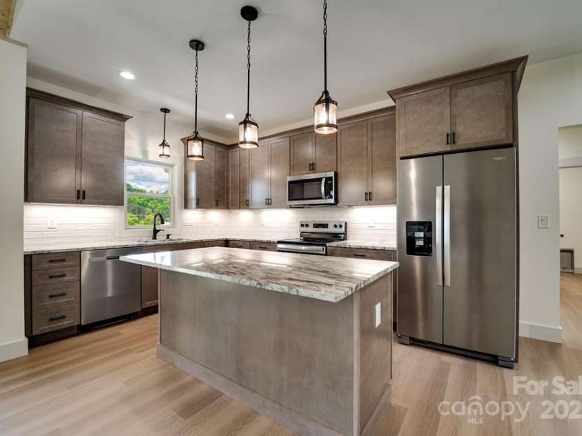 70 Knox Best Street, Clyde, NC 28721.  MLS# CAR4323145, YatesRealty ID 31756. 