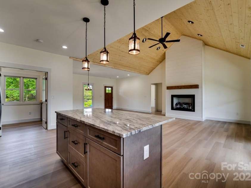 70 Knox Best Street, Clyde, NC 28721.  MLS# CAR4323145, YatesRealty ID 31756. 