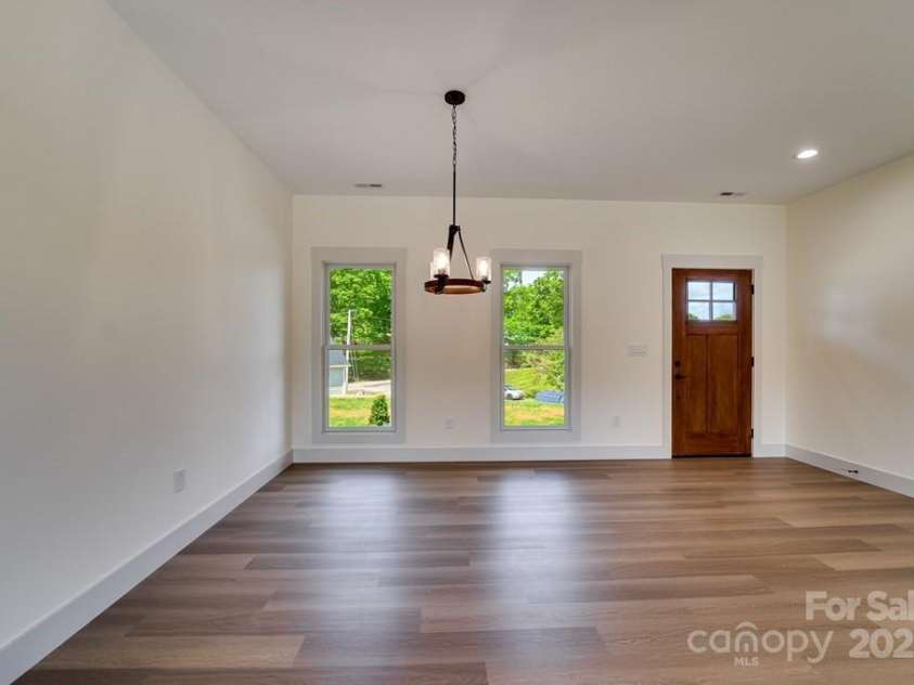 70 Knox Best Street, Clyde, NC 28721.  MLS# CAR4323145, YatesRealty ID 31756. 