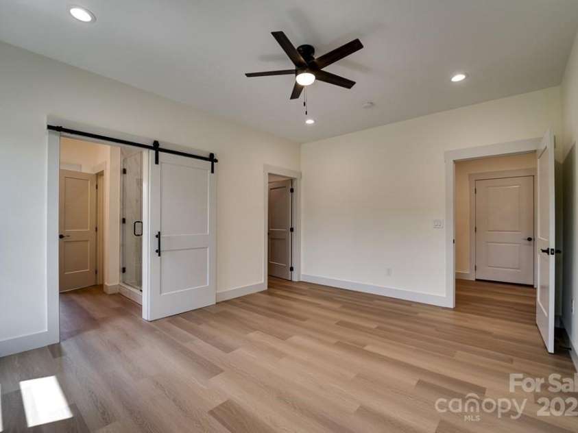 70 Knox Best Street, Clyde, NC 28721.  MLS# CAR4323145, YatesRealty ID 31756. 