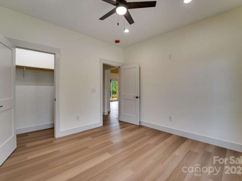 70 Knox Best Street, Clyde, NC 28721.  MLS# CAR4323145, YatesRealty ID 31756. 