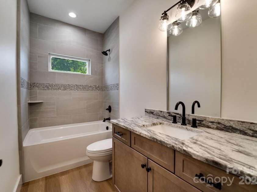 70 Knox Best Street, Clyde, NC 28721.  MLS# CAR4323145, YatesRealty ID 31756. 