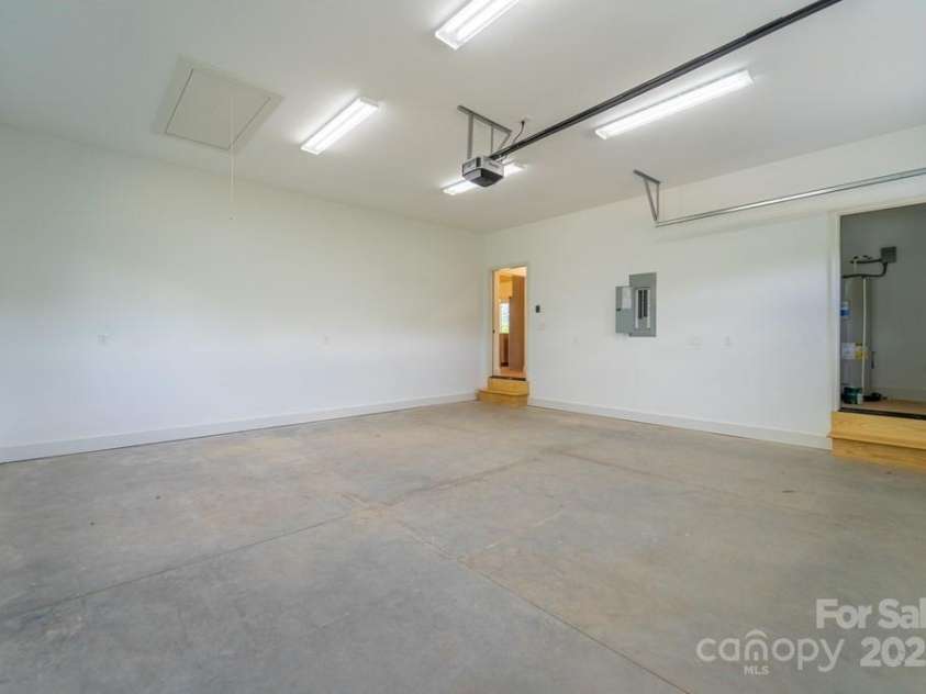 70 Knox Best Street, Clyde, NC 28721.  MLS# CAR4323145, YatesRealty ID 31756. 