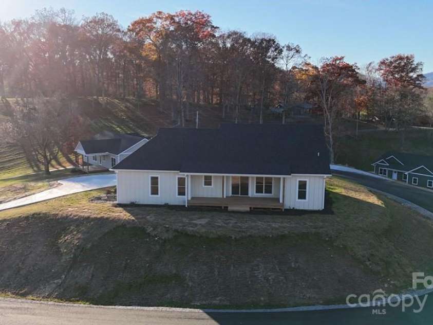 70 Knox Best Street, Clyde, NC 28721.  MLS# CAR4323145, YatesRealty ID 31756. 