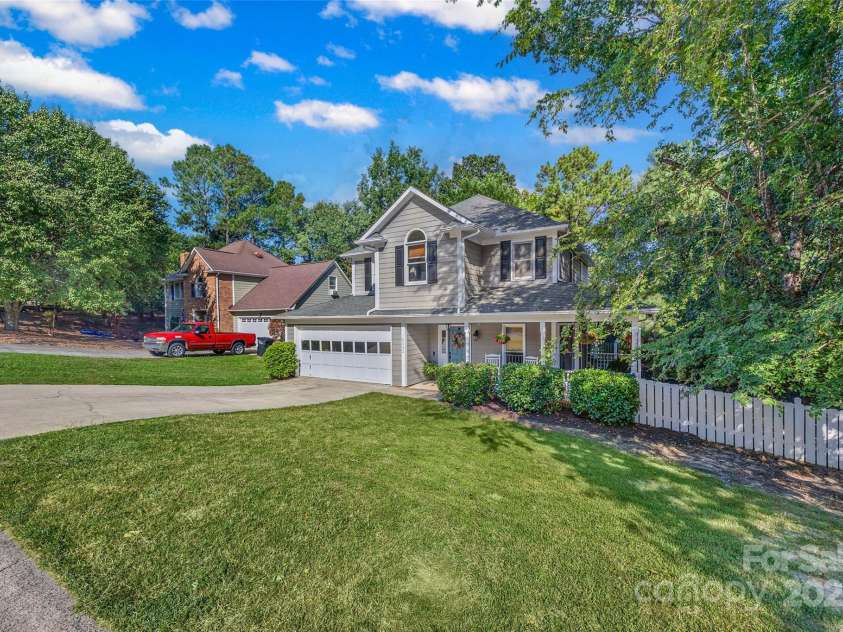 12082 Spinnaker Drive, Tega Cay, SC 29708.  MLS# CAR4287275, YatesRealty ID 31757. 