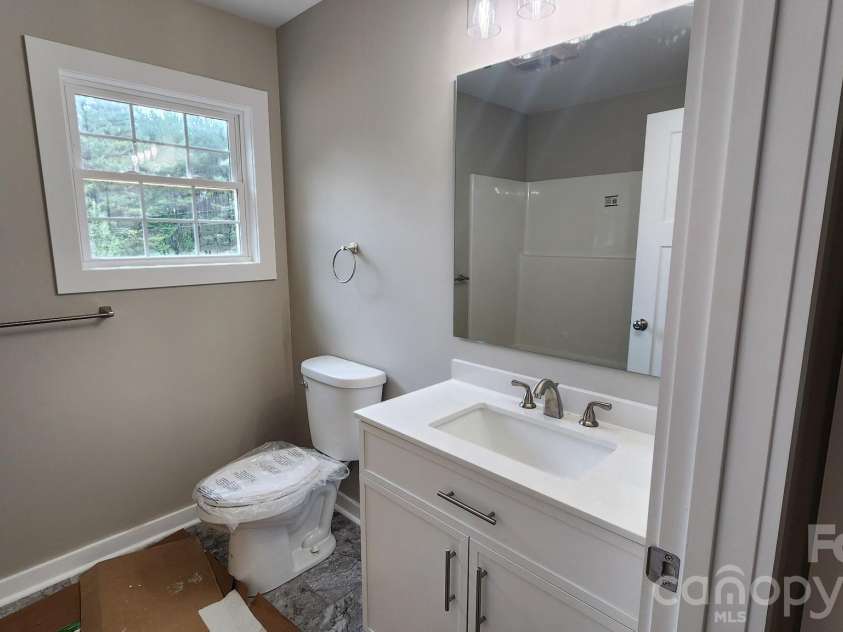 405 Falls Avenue, Granite Falls, NC 28630.  MLS# CAR4393389, YatesRealty ID 31757. 