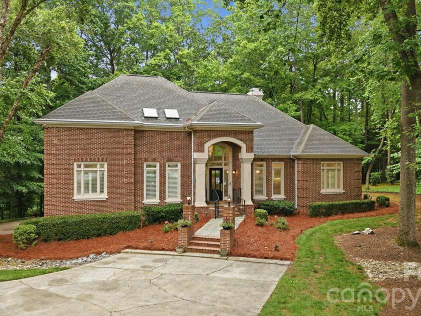5424 Amanda Lane, Belmont, NC 28012.  MLS# CAR4383448, YatesRealty ID 31758. 