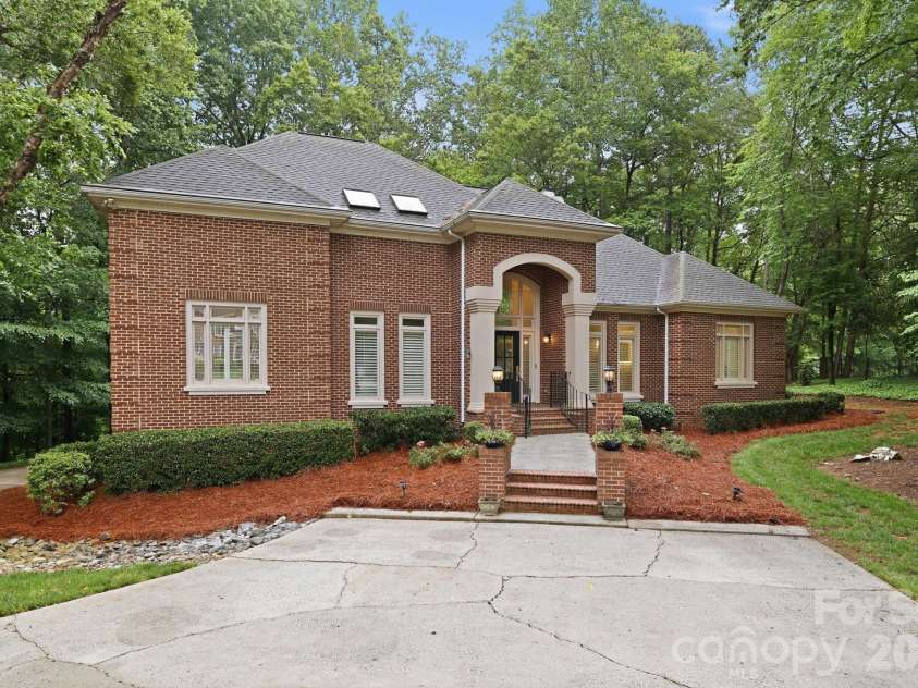 5424 Amanda Lane, Belmont, NC 28012.  MLS# CAR4383448, YatesRealty ID 31758. 