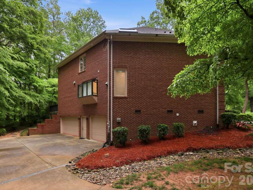 5424 Amanda Lane, Belmont, NC 28012.  MLS# CAR4383448, YatesRealty ID 31758. 