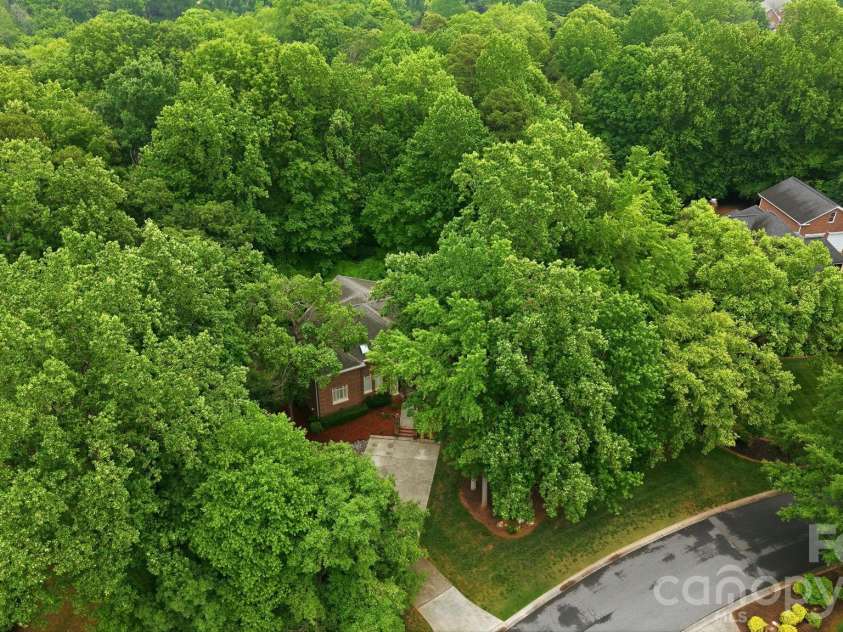 5424 Amanda Lane, Belmont, NC 28012.  MLS# CAR4383448, YatesRealty ID 31758. 