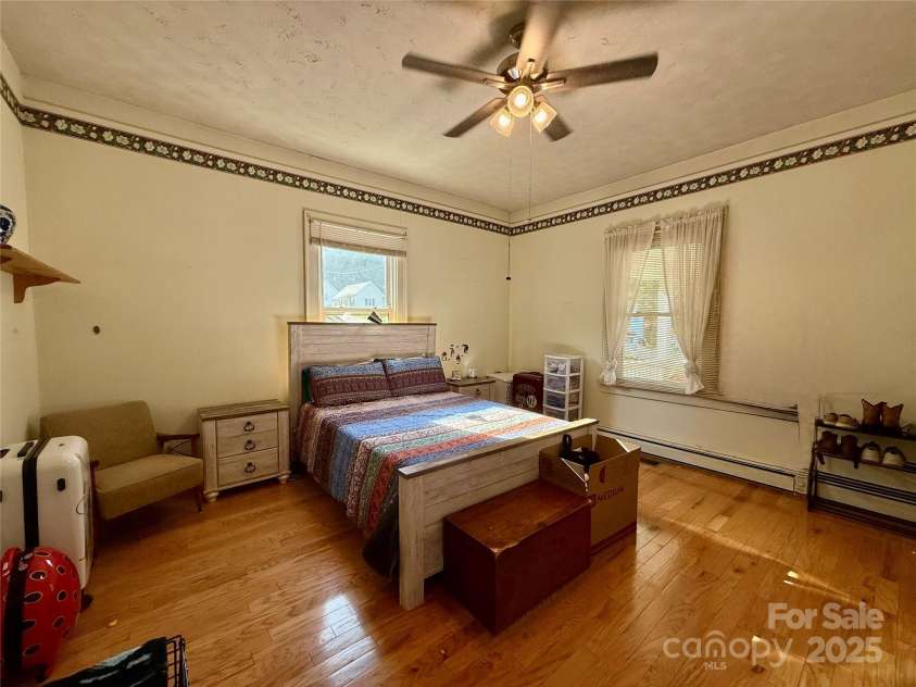 17 3rd Street, Marion, NC 28752.  MLS# CAR4285821, YatesRealty ID 31759. 