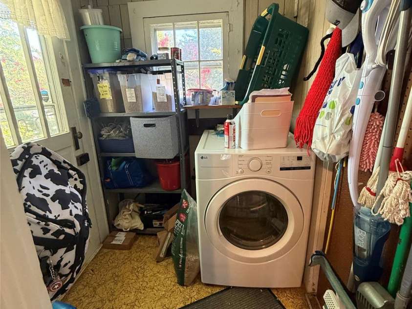 17 3rd Street, Marion, NC 28752.  MLS# CAR4285821, YatesRealty ID 31759. 