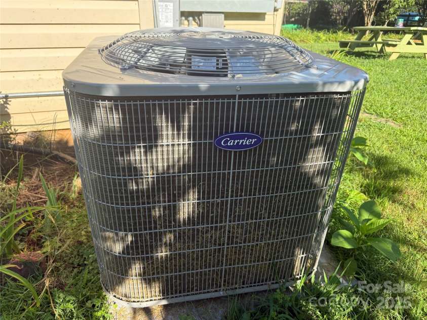 17 3rd Street, Marion, NC 28752.  MLS# CAR4285821, YatesRealty ID 31759. 