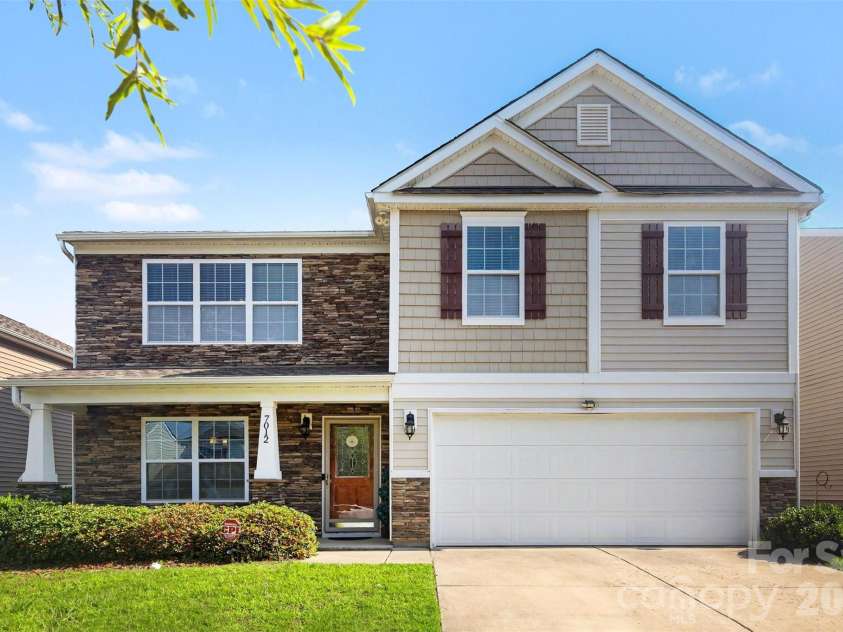 7012 Palatine Lane, Charlotte, NC 28214.  MLS# CAR4389358, YatesRealty ID 31759. 