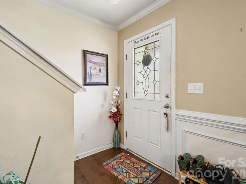 7012 Palatine Lane, Charlotte, NC 28214.  MLS# CAR4389358, YatesRealty ID 31759. 