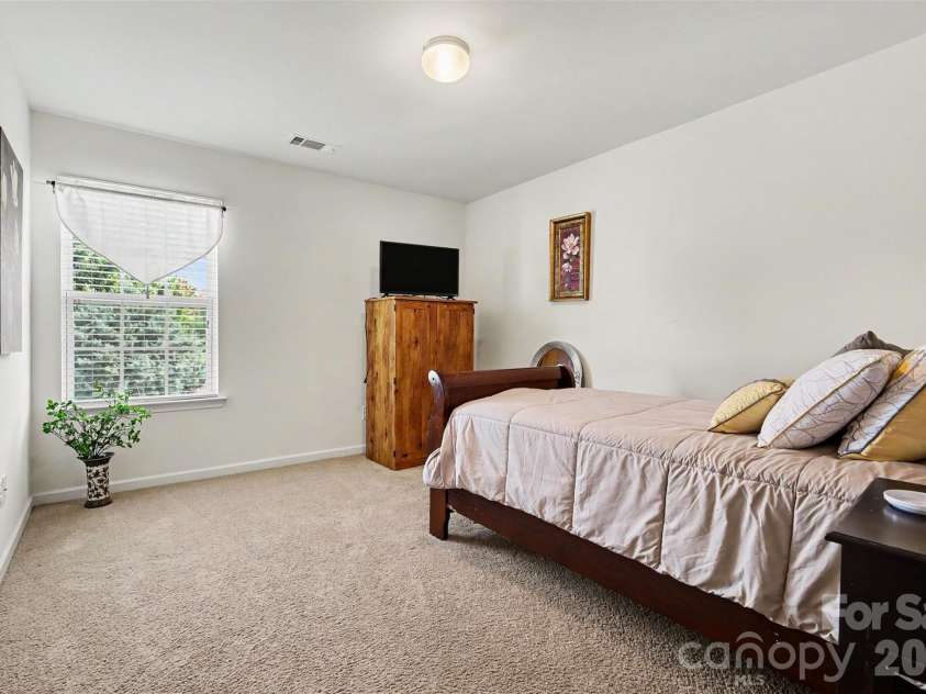 7012 Palatine Lane, Charlotte, NC 28214.  MLS# CAR4389358, YatesRealty ID 31759. 