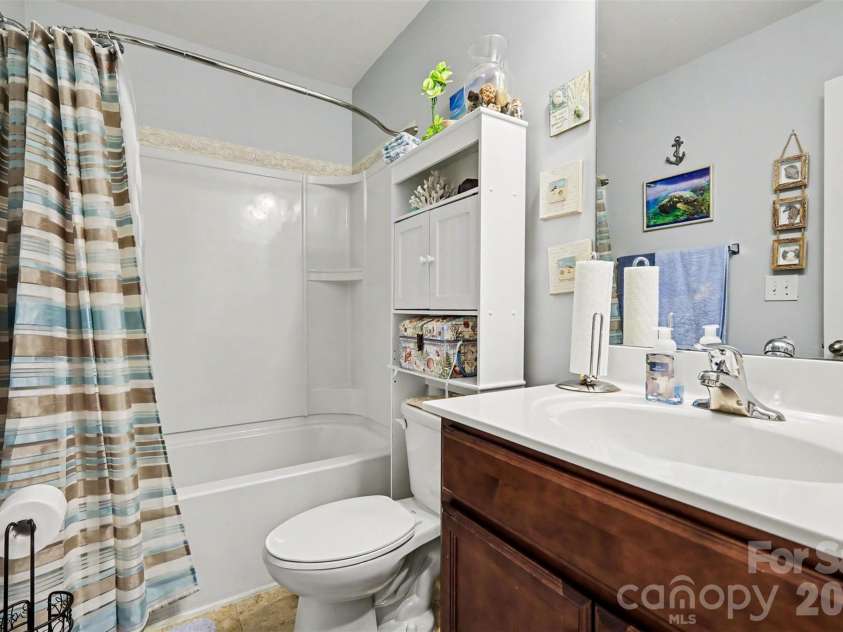 7012 Palatine Lane, Charlotte, NC 28214.  MLS# CAR4389358, YatesRealty ID 31759. 
