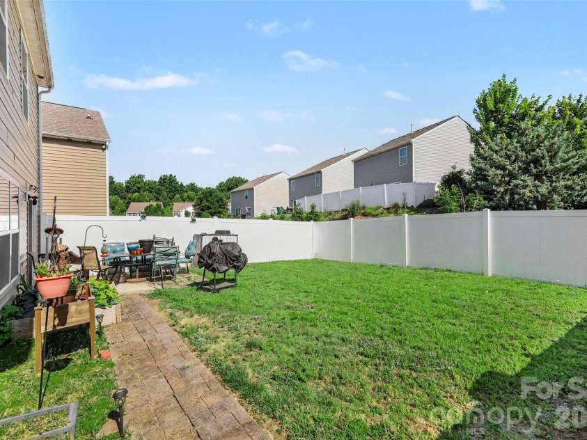 7012 Palatine Lane, Charlotte, NC 28214.  MLS# CAR4389358, YatesRealty ID 31759. 