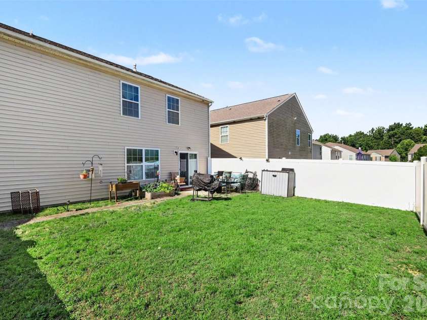 7012 Palatine Lane, Charlotte, NC 28214.  MLS# CAR4389358, YatesRealty ID 31759. 