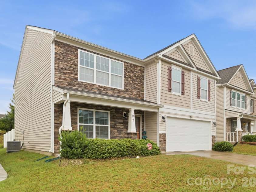 7012 Palatine Lane, Charlotte, NC 28214.  MLS# CAR4426582, YatesRealty ID 31759. 