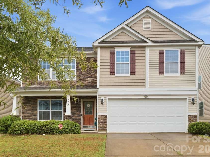 7012 Palatine Lane, Charlotte, NC 28214.  MLS# CAR4426582, YatesRealty ID 31759. 