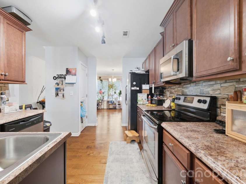 7012 Palatine Lane, Charlotte, NC 28214.  MLS# CAR4426582, YatesRealty ID 31759. 