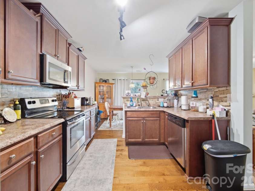 7012 Palatine Lane, Charlotte, NC 28214.  MLS# CAR4426582, YatesRealty ID 31759. 