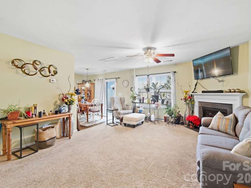 7012 Palatine Lane, Charlotte, NC 28214.  MLS# CAR4426582, YatesRealty ID 31759. 