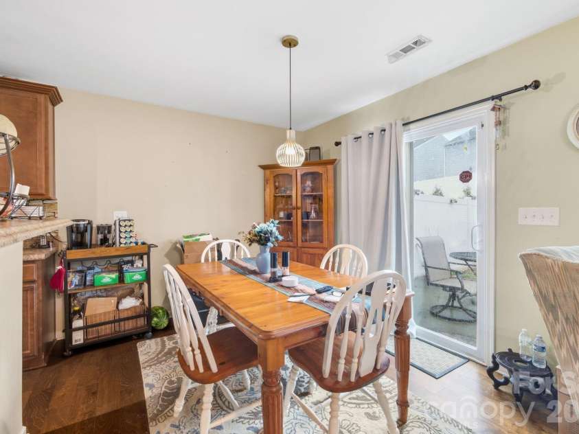 7012 Palatine Lane, Charlotte, NC 28214.  MLS# CAR4426582, YatesRealty ID 31759. 