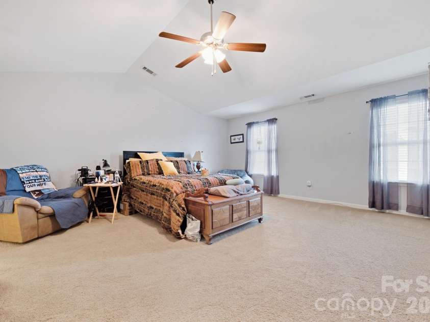 7012 Palatine Lane, Charlotte, NC 28214.  MLS# CAR4426582, YatesRealty ID 31759. 