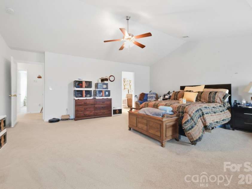 7012 Palatine Lane, Charlotte, NC 28214.  MLS# CAR4426582, YatesRealty ID 31759. 