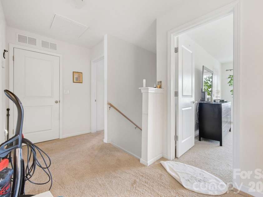 7012 Palatine Lane, Charlotte, NC 28214.  MLS# CAR4426582, YatesRealty ID 31759. 