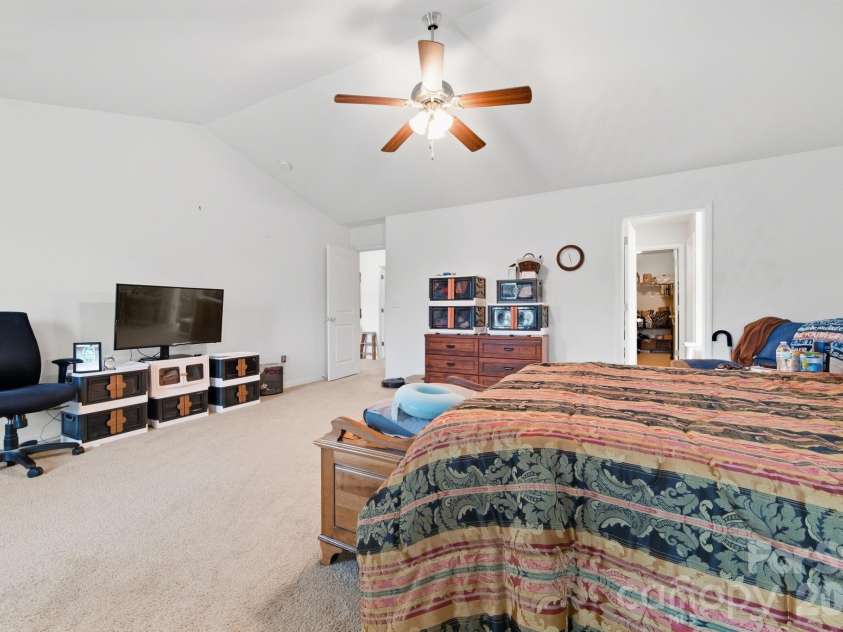 7012 Palatine Lane, Charlotte, NC 28214.  MLS# CAR4426582, YatesRealty ID 31759. 