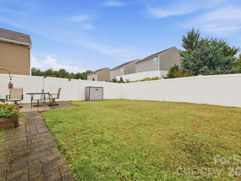 7012 Palatine Lane, Charlotte, NC 28214.  MLS# CAR4426582, YatesRealty ID 31759. 