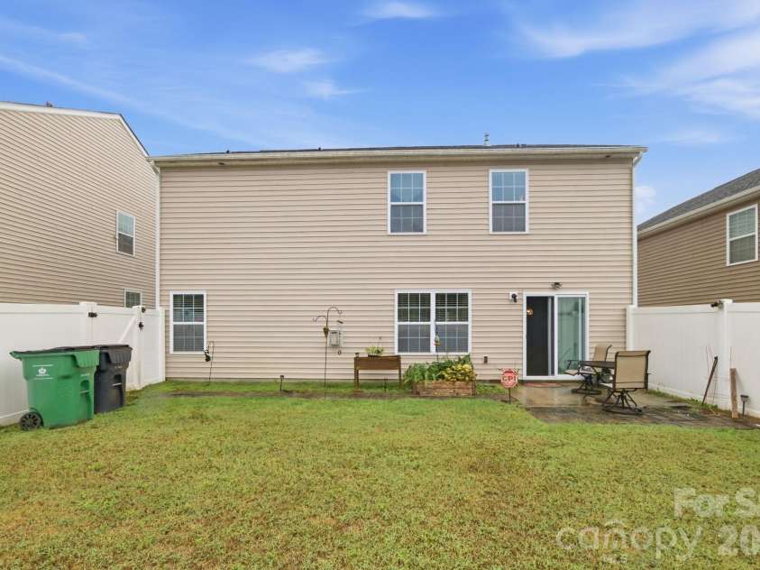 7012 Palatine Lane, Charlotte, NC 28214.  MLS# CAR4426582, YatesRealty ID 31759. 