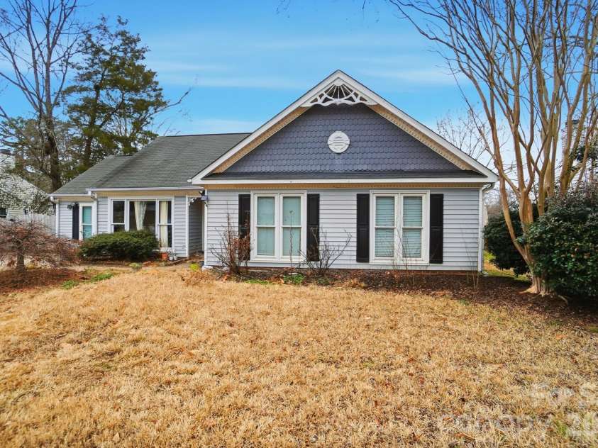 165 Edgewater Drive, Concord, NC 28027.  MLS# CAR4335803, YatesRealty ID 3176. 
