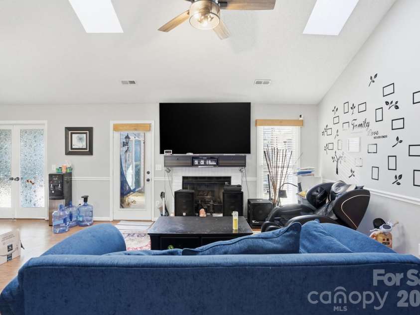 165 Edgewater Drive, Concord, NC 28027.  MLS# CAR4335803, YatesRealty ID 3176. 