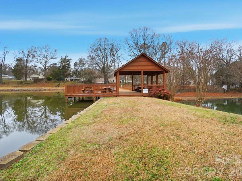 165 Edgewater Drive, Concord, NC 28027.  MLS# CAR4335803, YatesRealty ID 3176. 